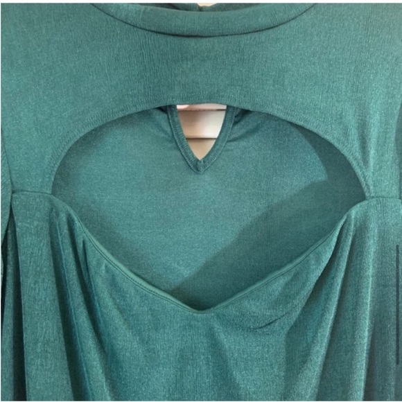 Last 2! NWT green plus sized key hole bodysuit - Picture 9 of 11